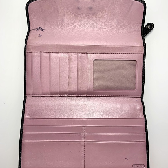 Coach Black Tri-Fold Wallet with Lavender Interior - Pre-Loved - Picture 4 of 5